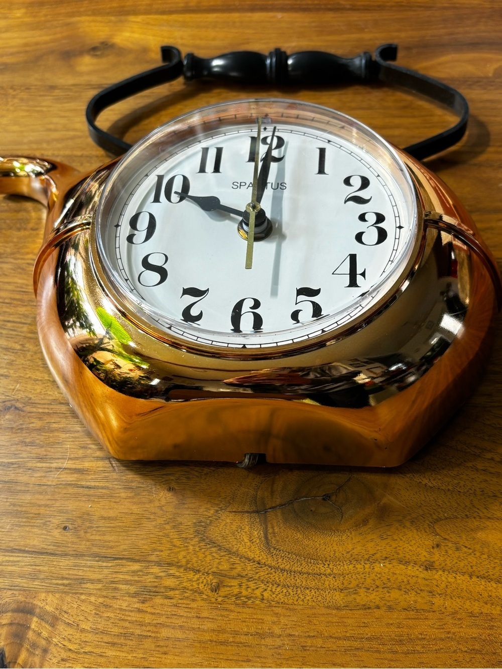 Spartus new old stock: vintage 70s copper-toned teakettle electric wall clock - Picture 5 of 11
